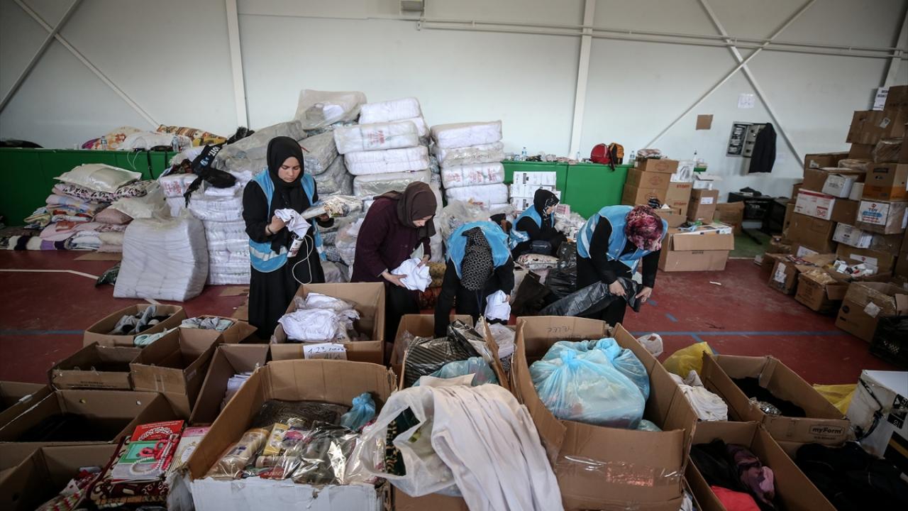 Hatay'a gönderilen yardım kolilerinden çıkan notlar duygulandırıyor 5