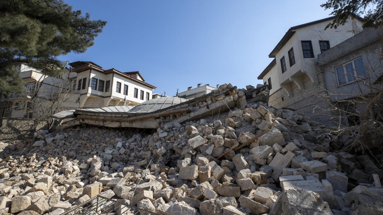 Kurtuluş Savaşı'nda ayakta kalmıştı... Depremle yıkıldı 7