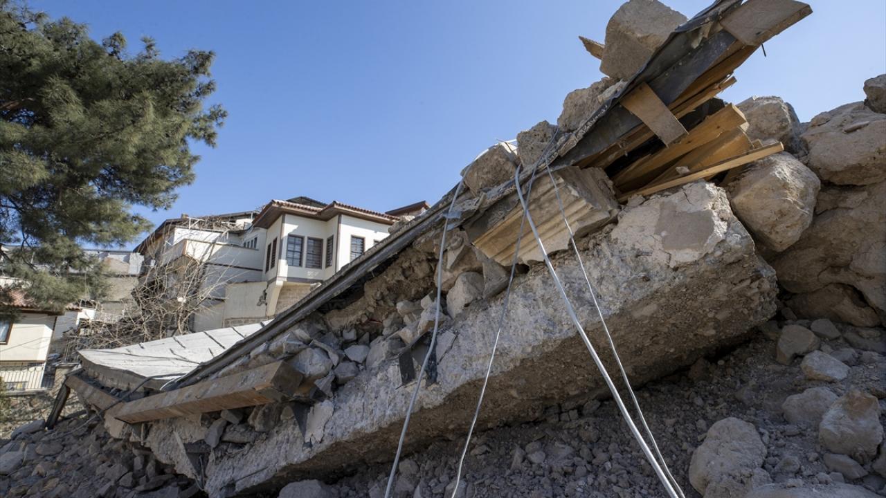 Kurtuluş Savaşı'nda ayakta kalmıştı... Depremle yıkıldı 6