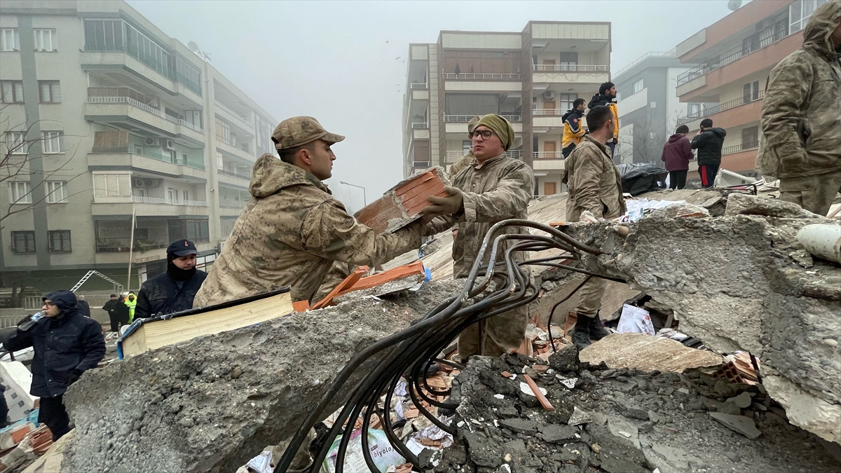 Türkiye'nin büyük depremleri 33