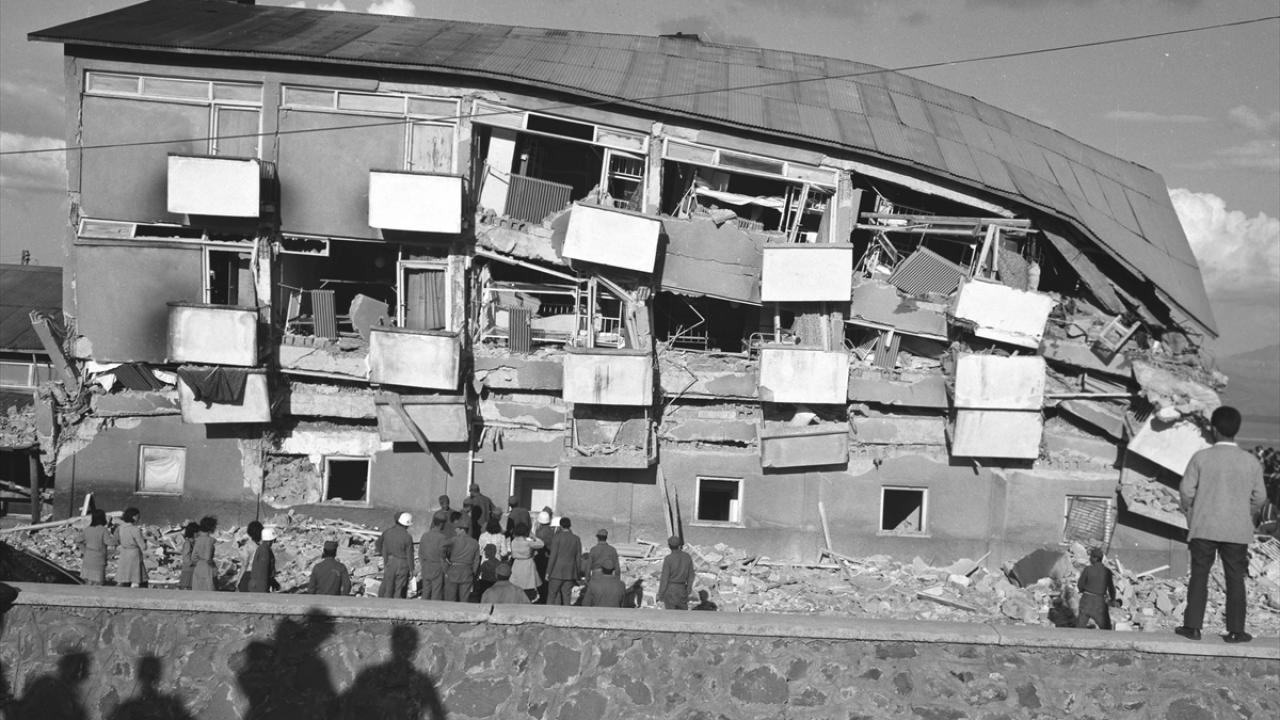 Türkiye'nin büyük depremleri 4