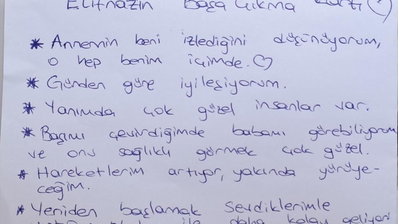 Enkazdan kurtulan Elif Naz, zor günleri "başa çıkma kartı"yla atlatmaya çalışıyor 3