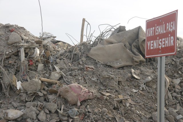 Binalar gitti, tabelalar geldi! Diyarbakır'da içler acısı görüntü... 8