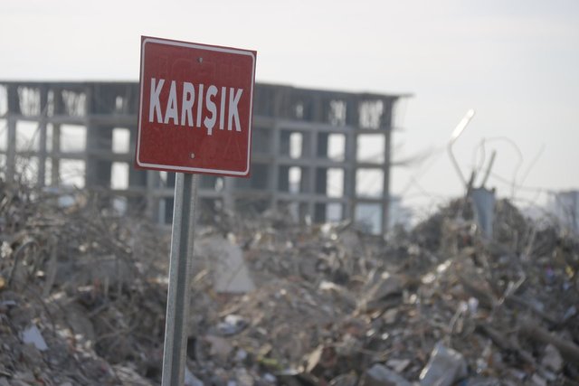 Binalar gitti, tabelalar geldi! Diyarbakır'da içler acısı görüntü... 3