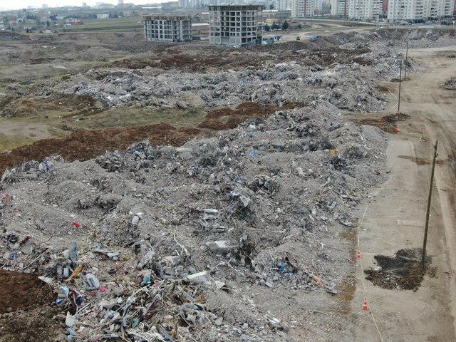 Binalar gitti, tabelalar geldi! Diyarbakır'da içler acısı görüntü... 2