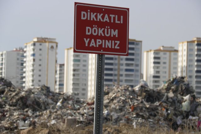 Binalar gitti, tabelalar geldi! Diyarbakır'da içler acısı görüntü... 4