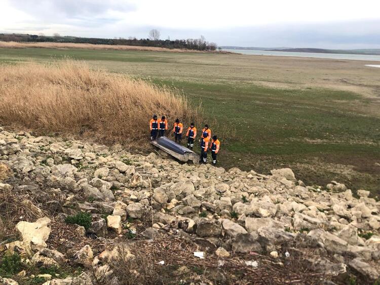 Küvet, kayık, mangal hatta su deposu! İstanbul’un barajlarında yok yok 4