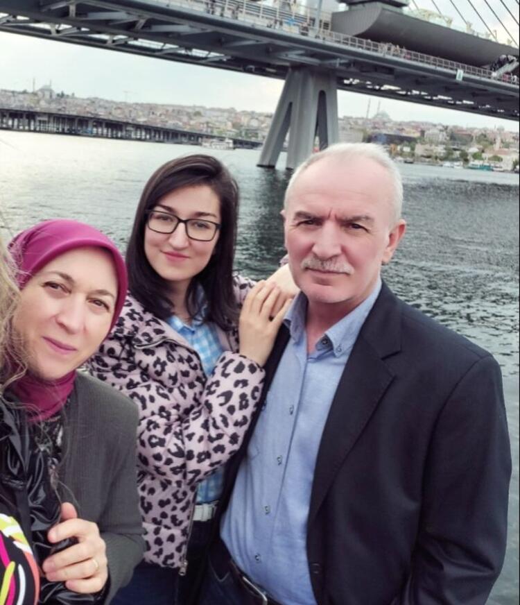 Depremde ölen babanın, kızının defterine yazdığı yürek yakan not “Sizlere istediğiniz çok şeyi veremedim…” 6