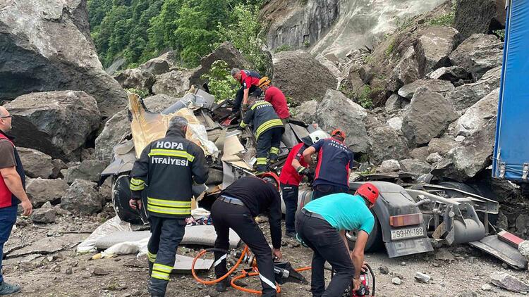 Depremler sonrası Karadeniz'de heyelanlar sıklaştı 11