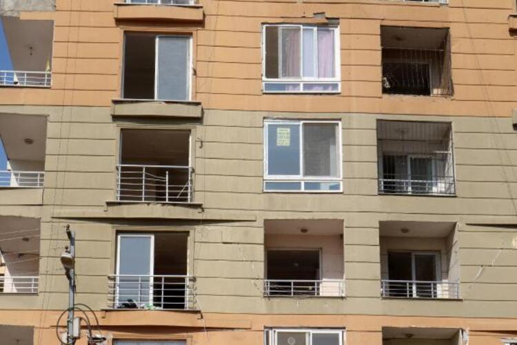 Hayalet şehre dönen Hatay'da geriye kalan 'Kiralık' ve 'Satılık' yazıları... 2