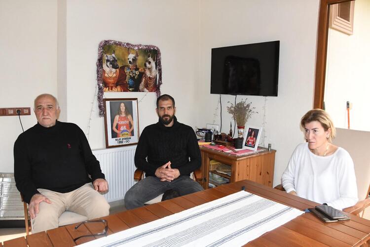 Depremde ölen milli basketbolcu Nilay ile babaannesinin son görüntüleri enkazdan çıktı 7