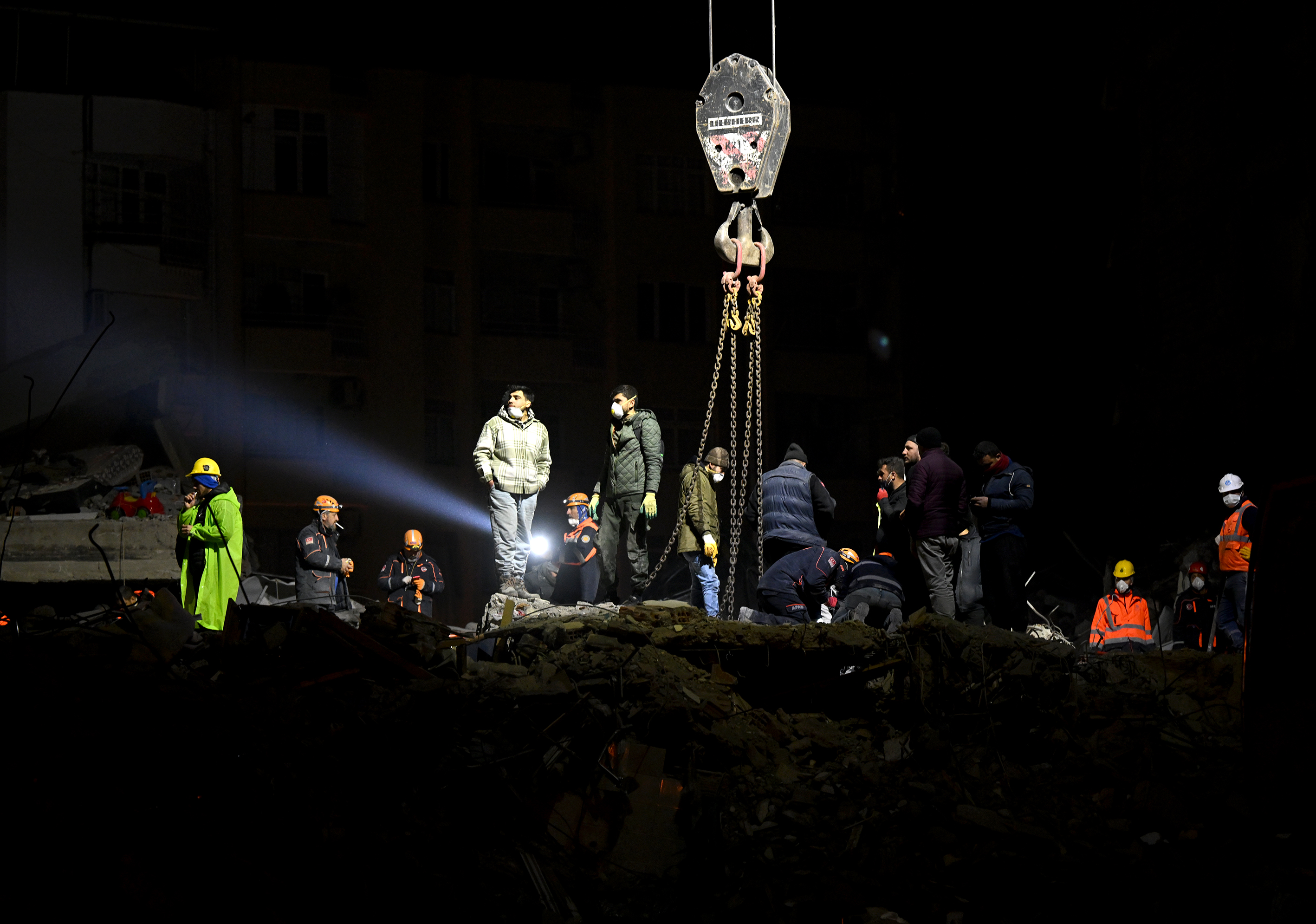 Gece gündüz demeden hayat kurtarmak için çalışıyorlar 4