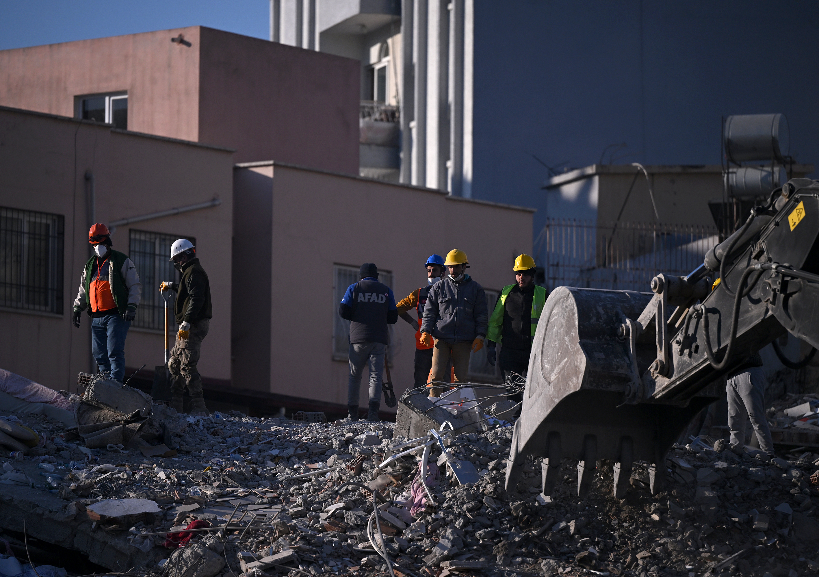Gece gündüz demeden hayat kurtarmak için çalışıyorlar 6