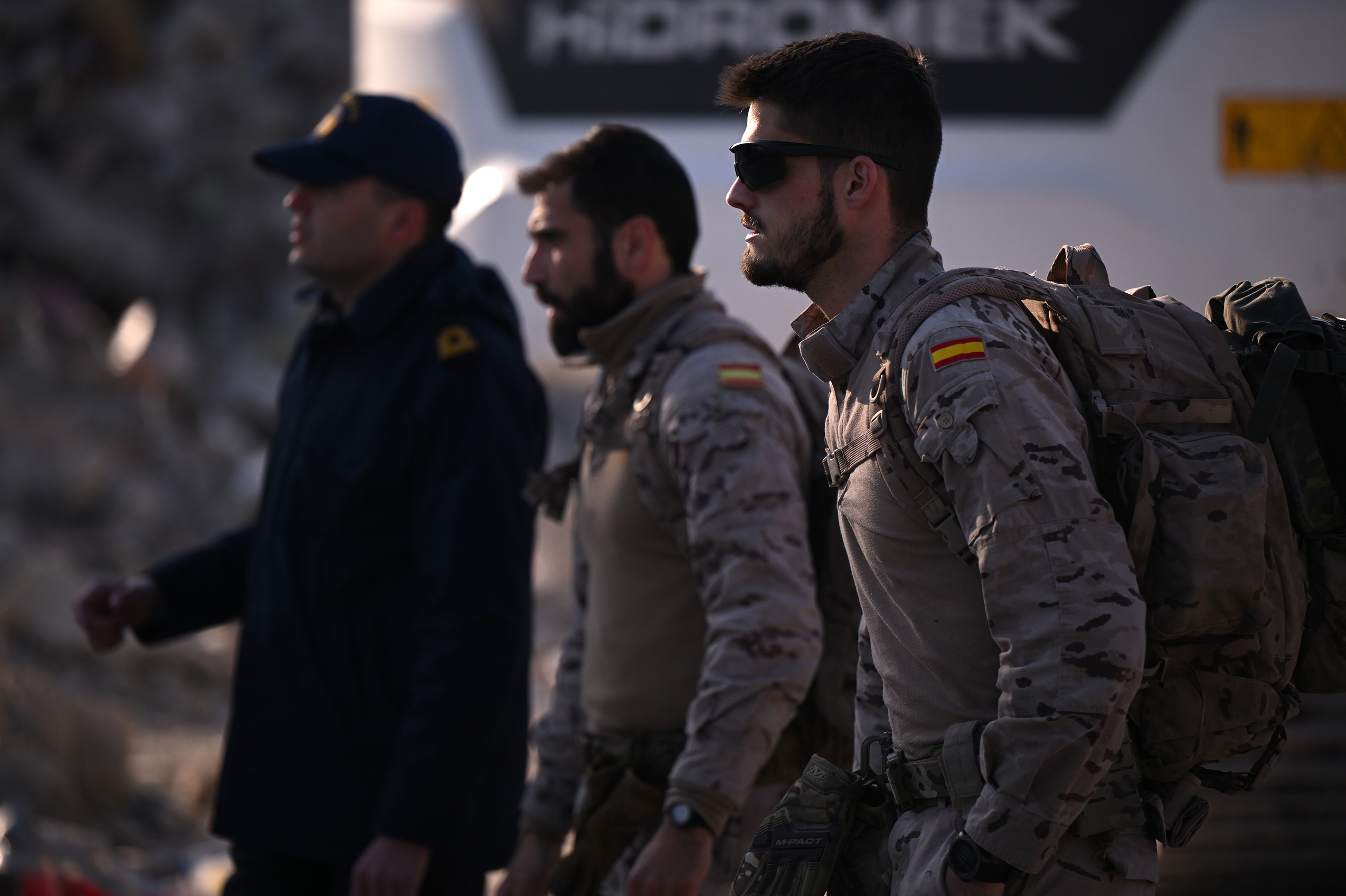 Gece gündüz demeden hayat kurtarmak için çalışıyorlar 8