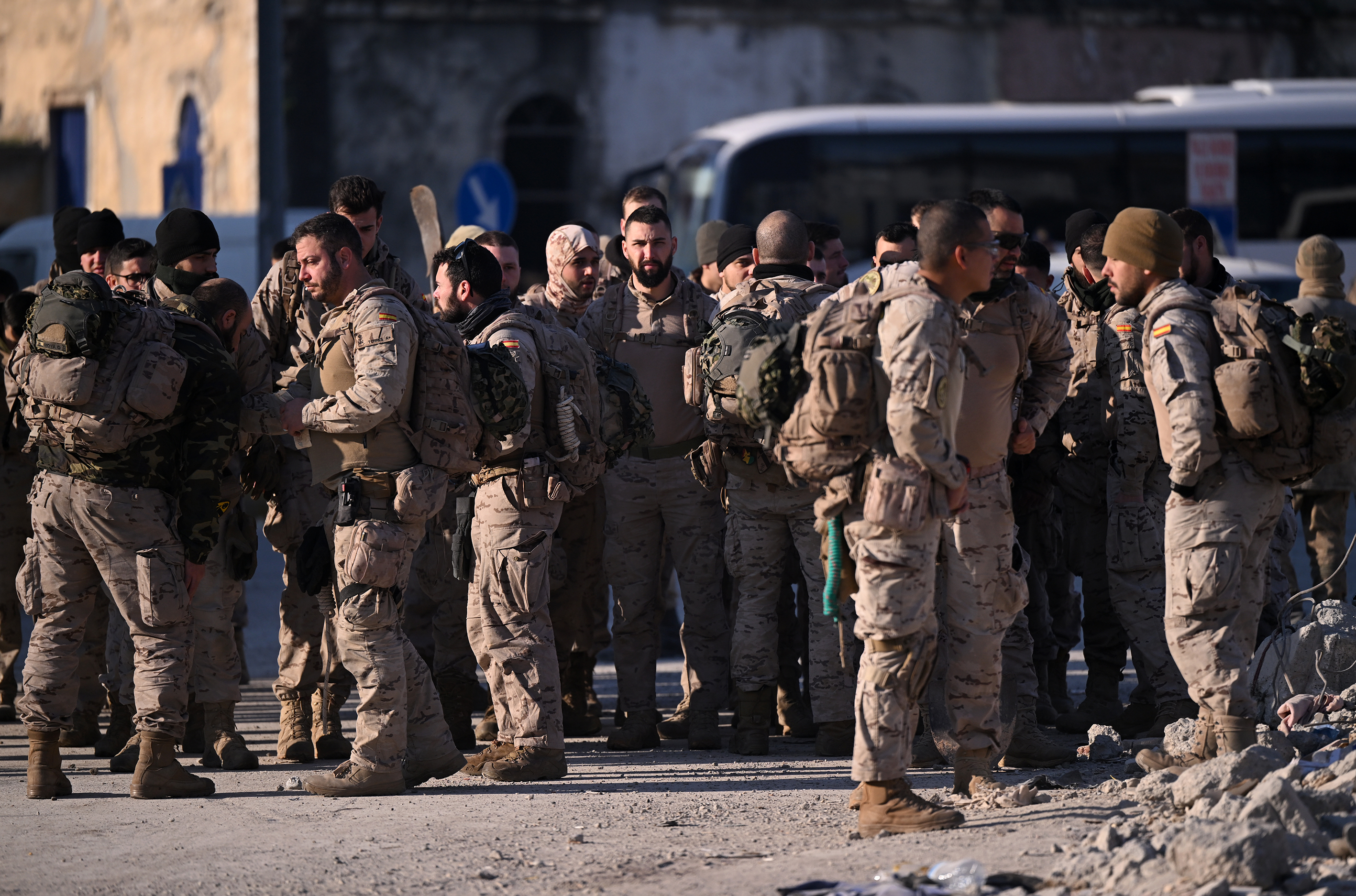 Gece gündüz demeden hayat kurtarmak için çalışıyorlar 9