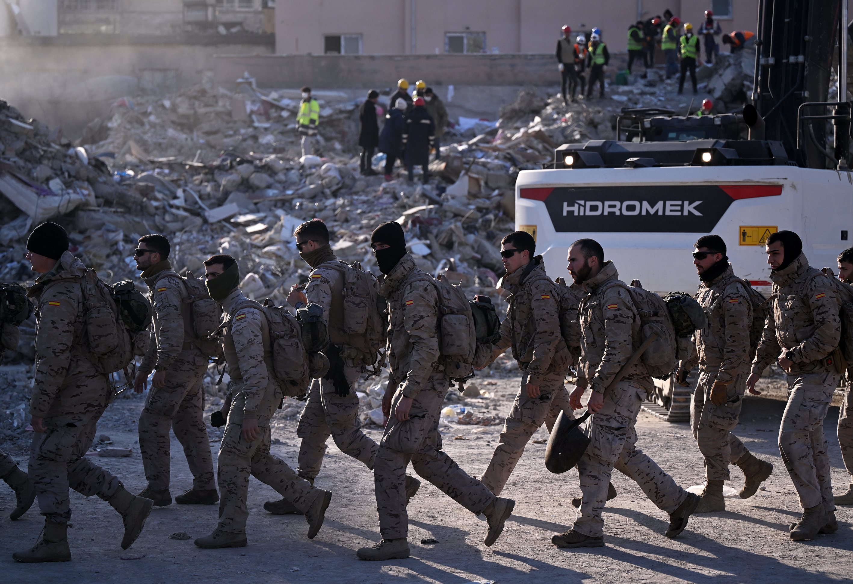 Gece gündüz demeden hayat kurtarmak için çalışıyorlar 10