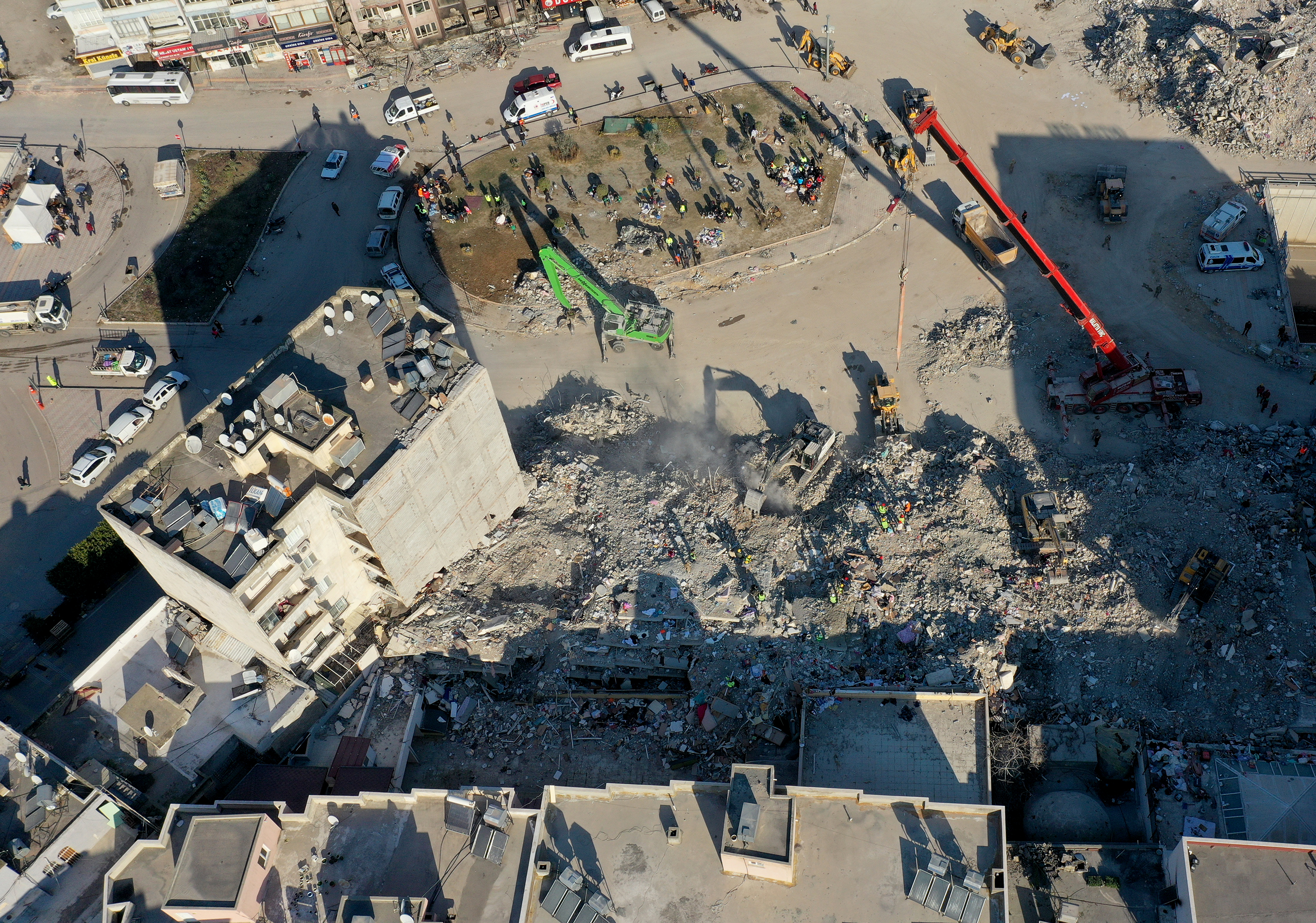 Gece gündüz demeden hayat kurtarmak için çalışıyorlar 15