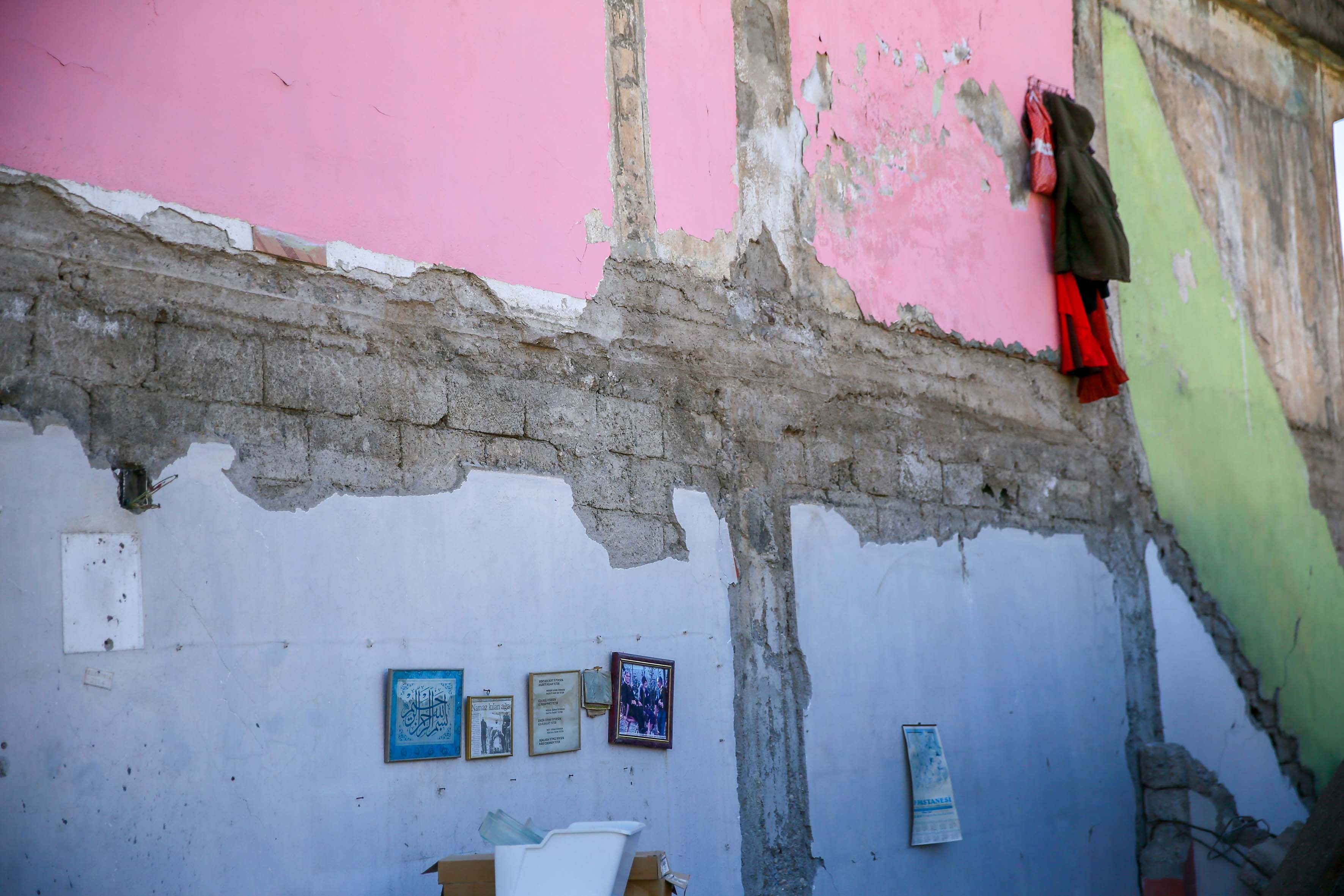 Nurdağı'nda depremin acı izleri fotoğraf karelerinde 5