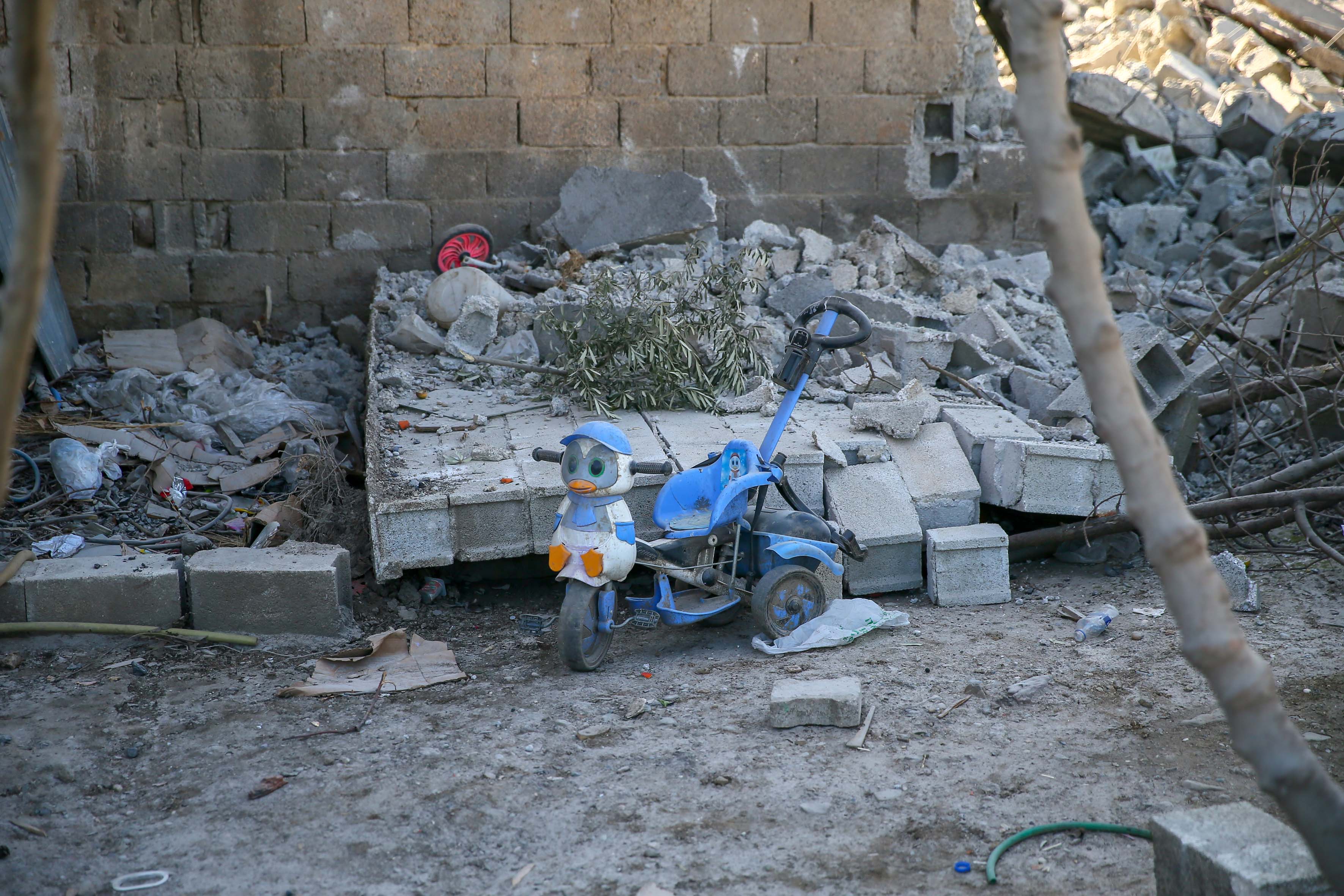 Nurdağı'nda depremin acı izleri fotoğraf karelerinde 8