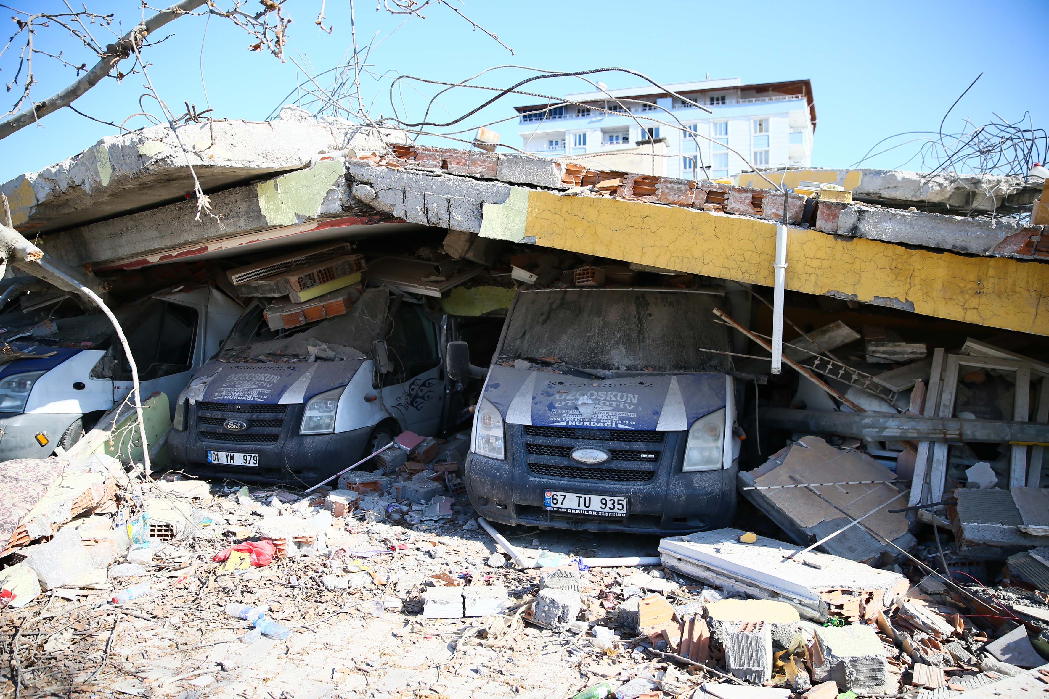 Nurdağı'nda depremin acı izleri fotoğraf karelerinde 9