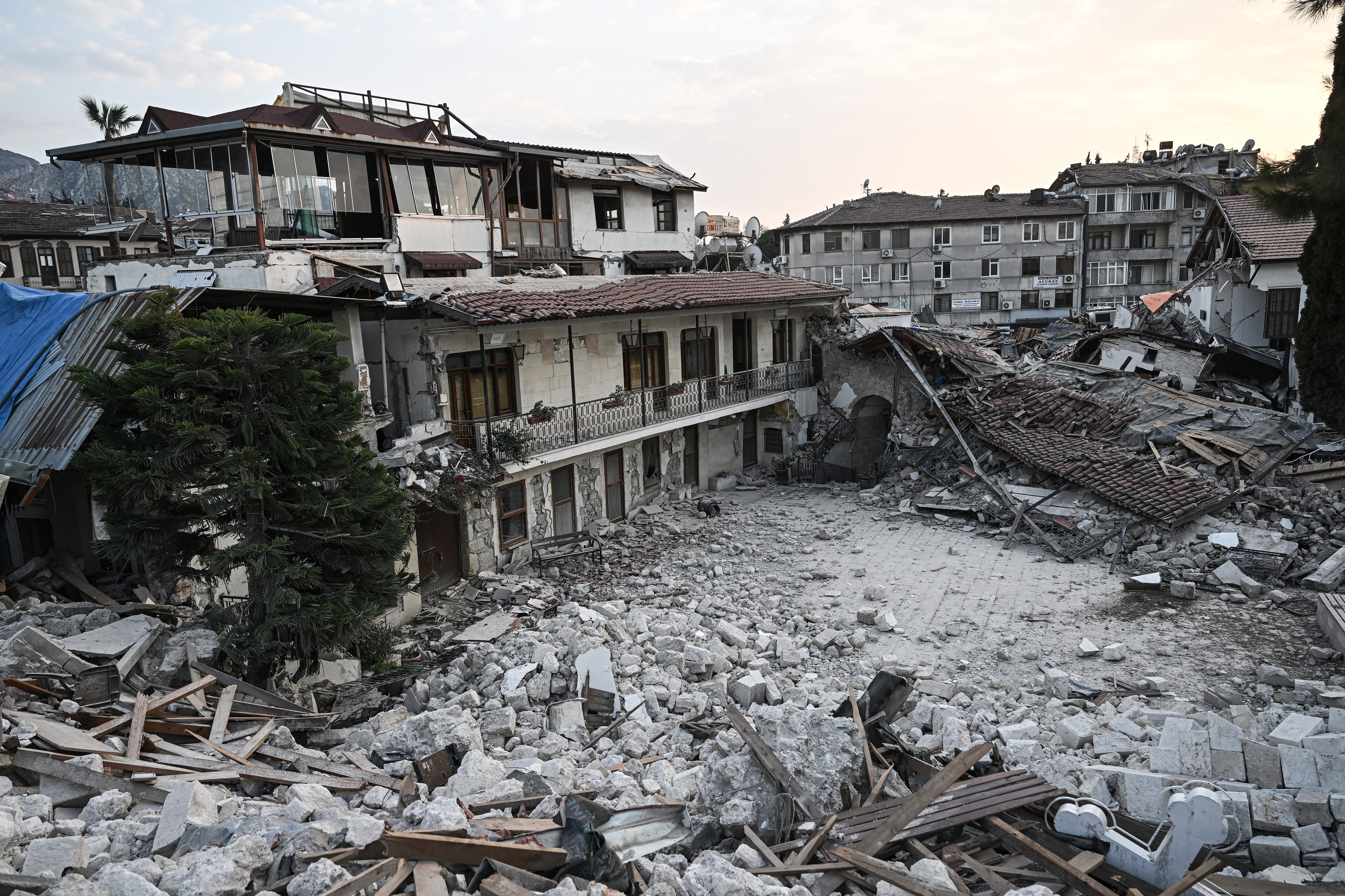 Antakya'daki Rum Ortodoks Kilisesi de depremlerde yıkıldı 11