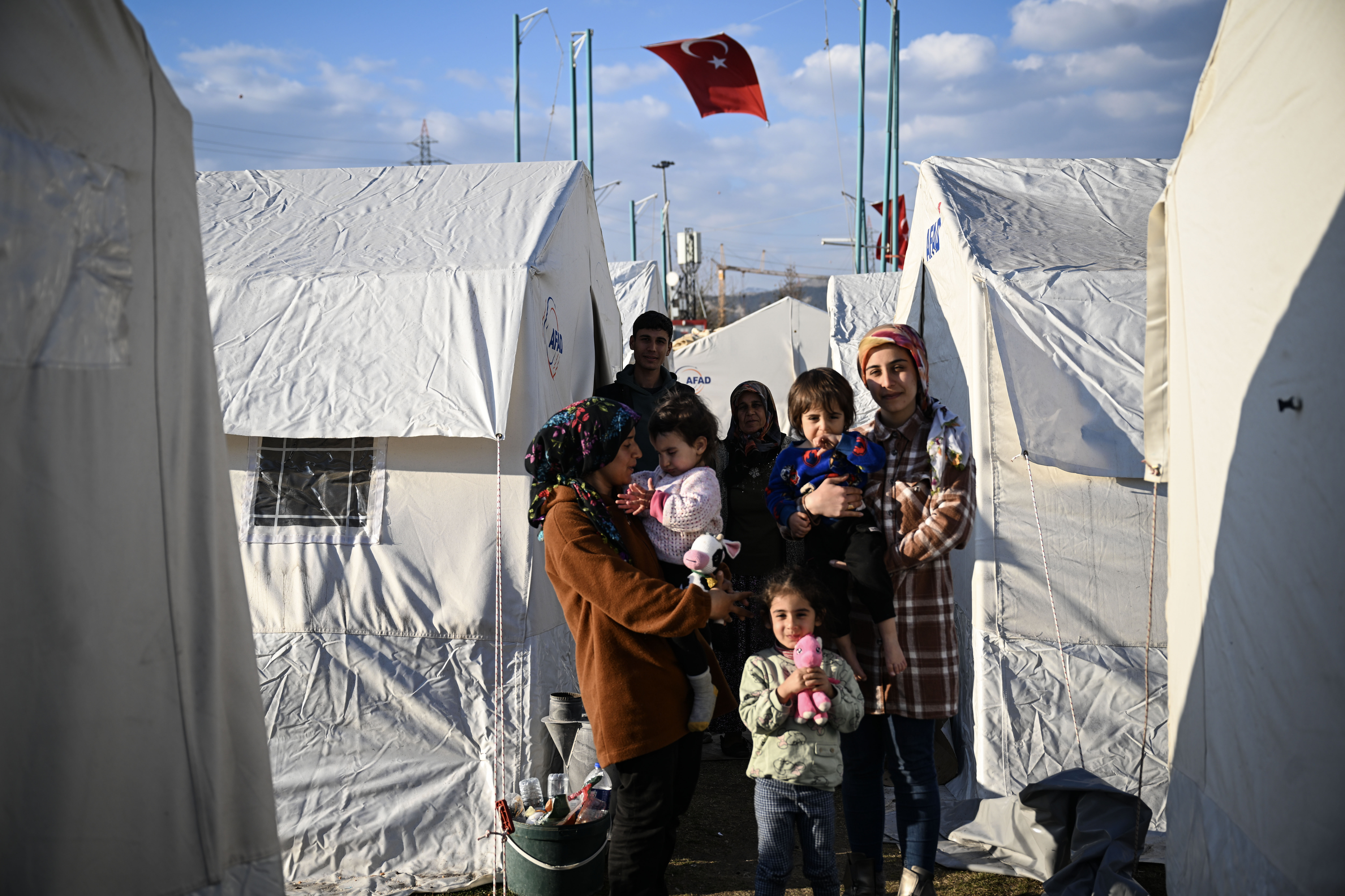 Minik bir tebessüm, huzurlu bir bakış… Adıyaman'da acılar yavaş yavaş diniyor 19