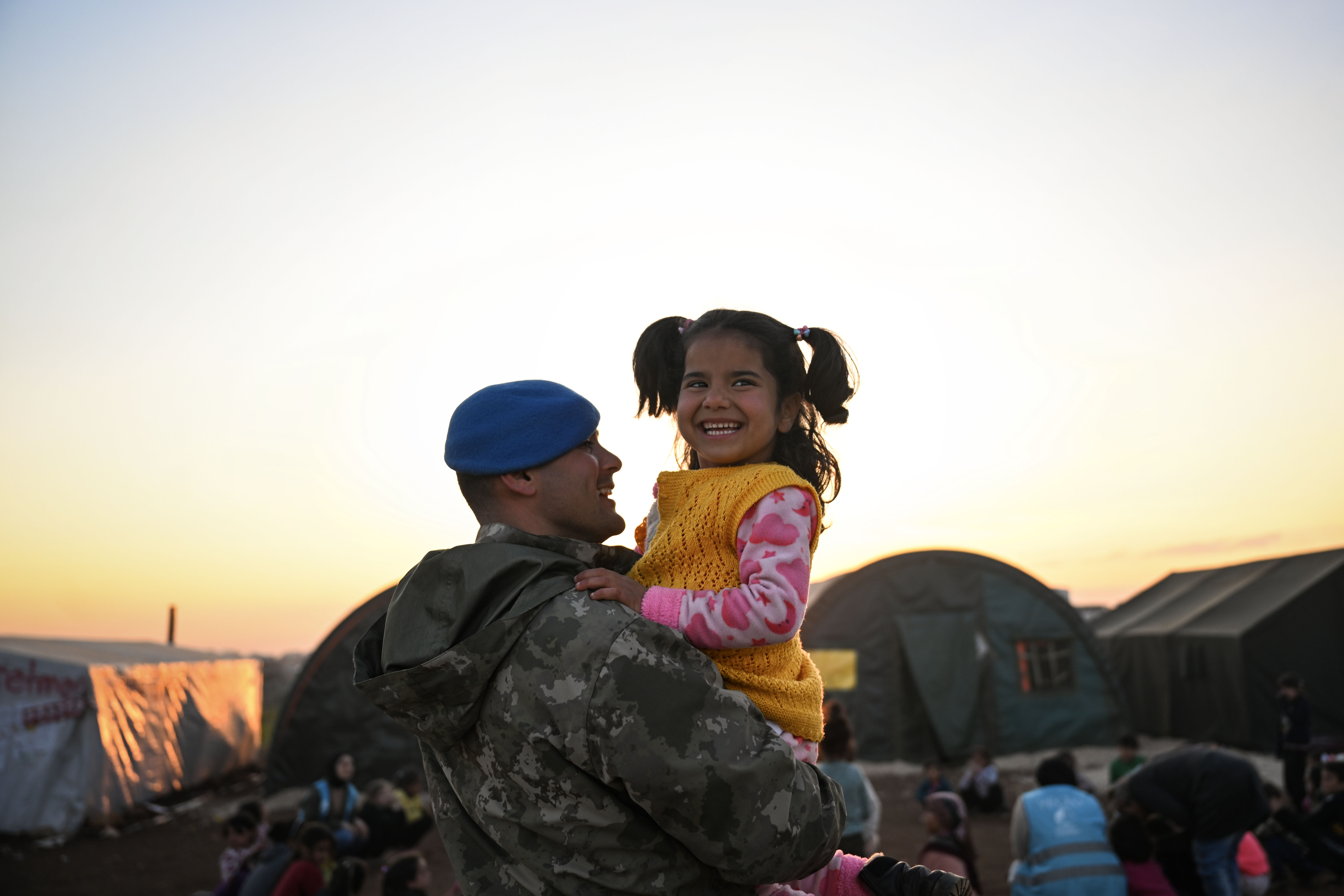 Minik bir tebessüm, huzurlu bir bakış… Adıyaman'da acılar yavaş yavaş diniyor 1