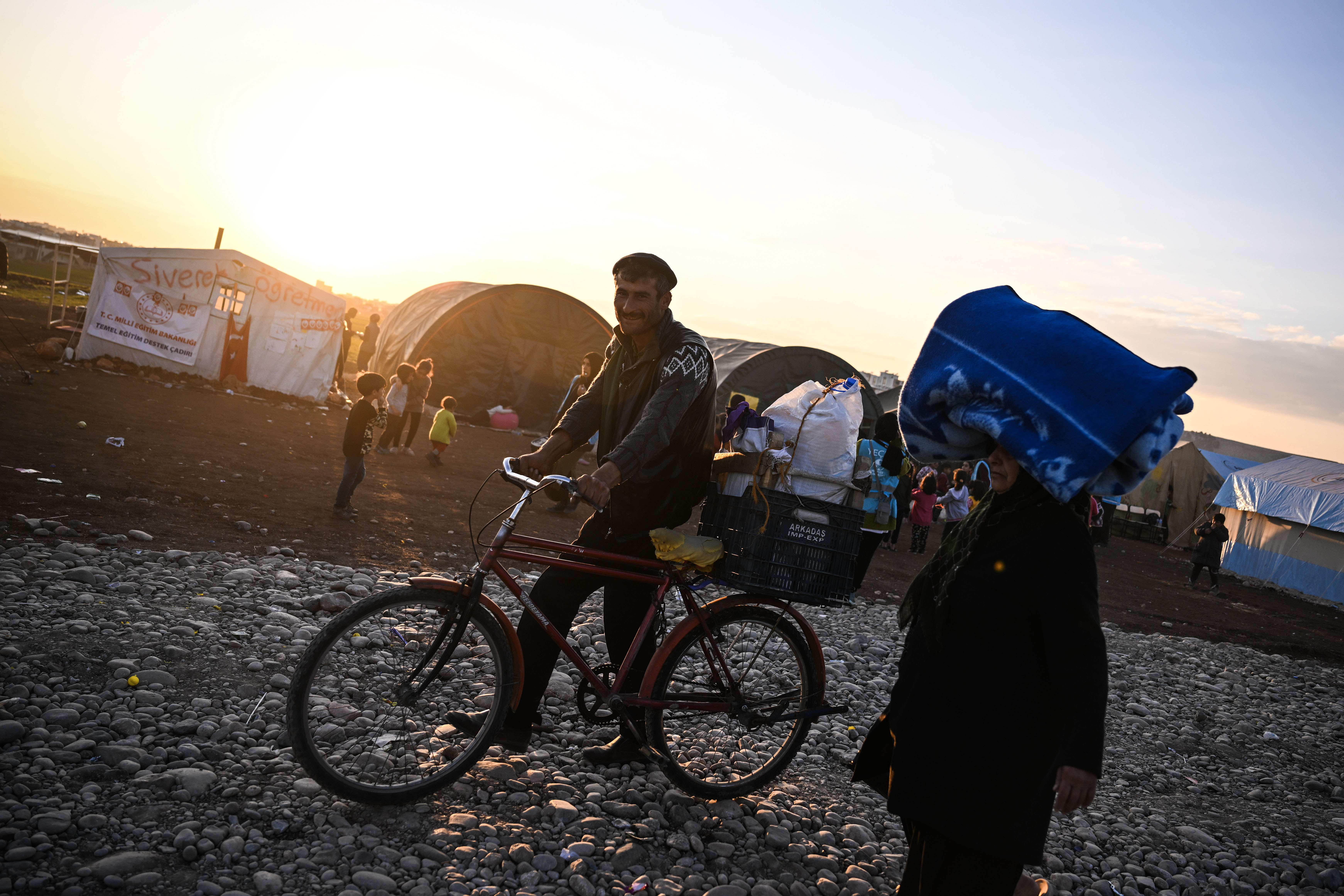 Minik bir tebessüm, huzurlu bir bakış… Adıyaman'da acılar yavaş yavaş diniyor 9