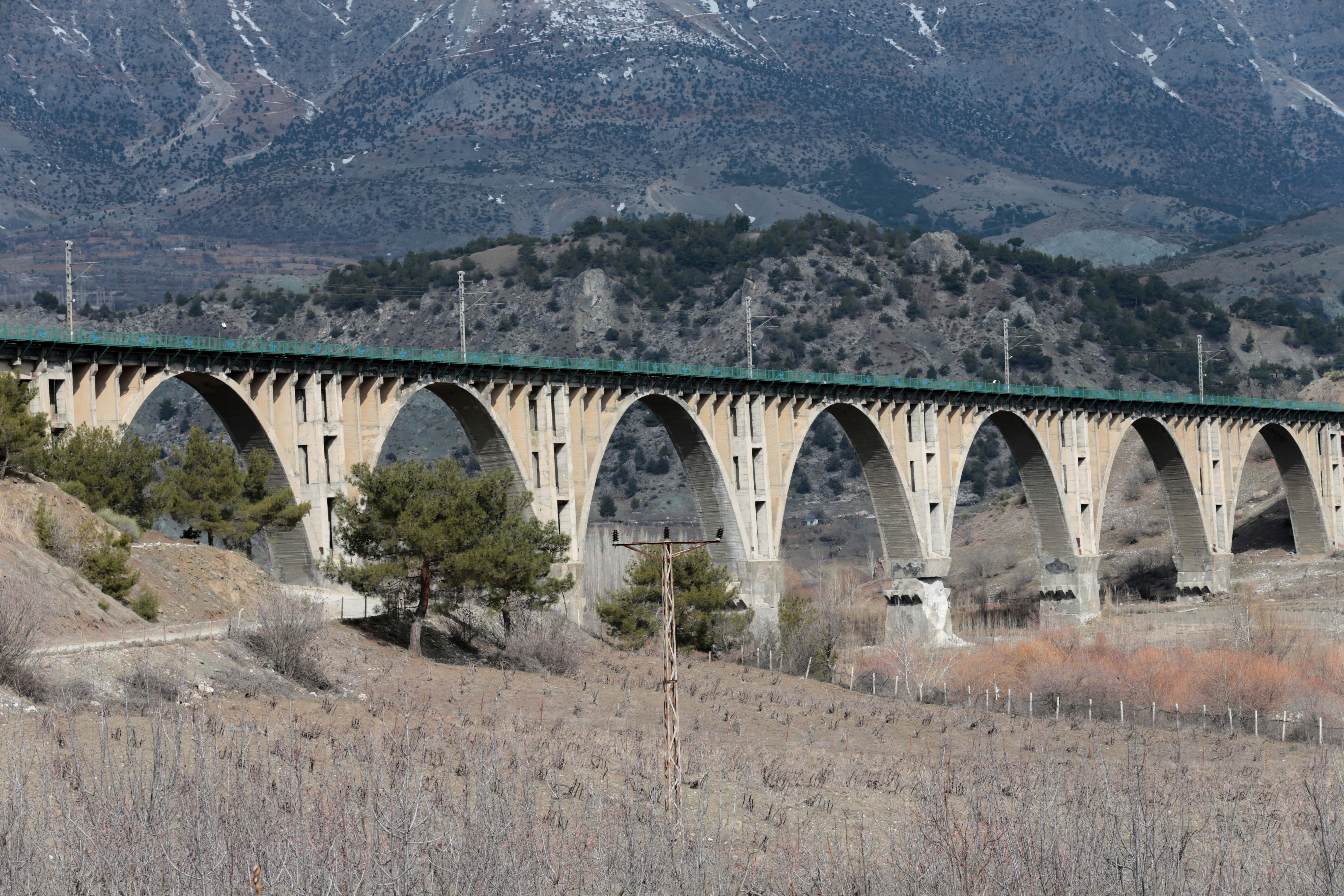 Adıyaman'daki 94 yıllık Alman Köprüsü ayakta kaldı 6