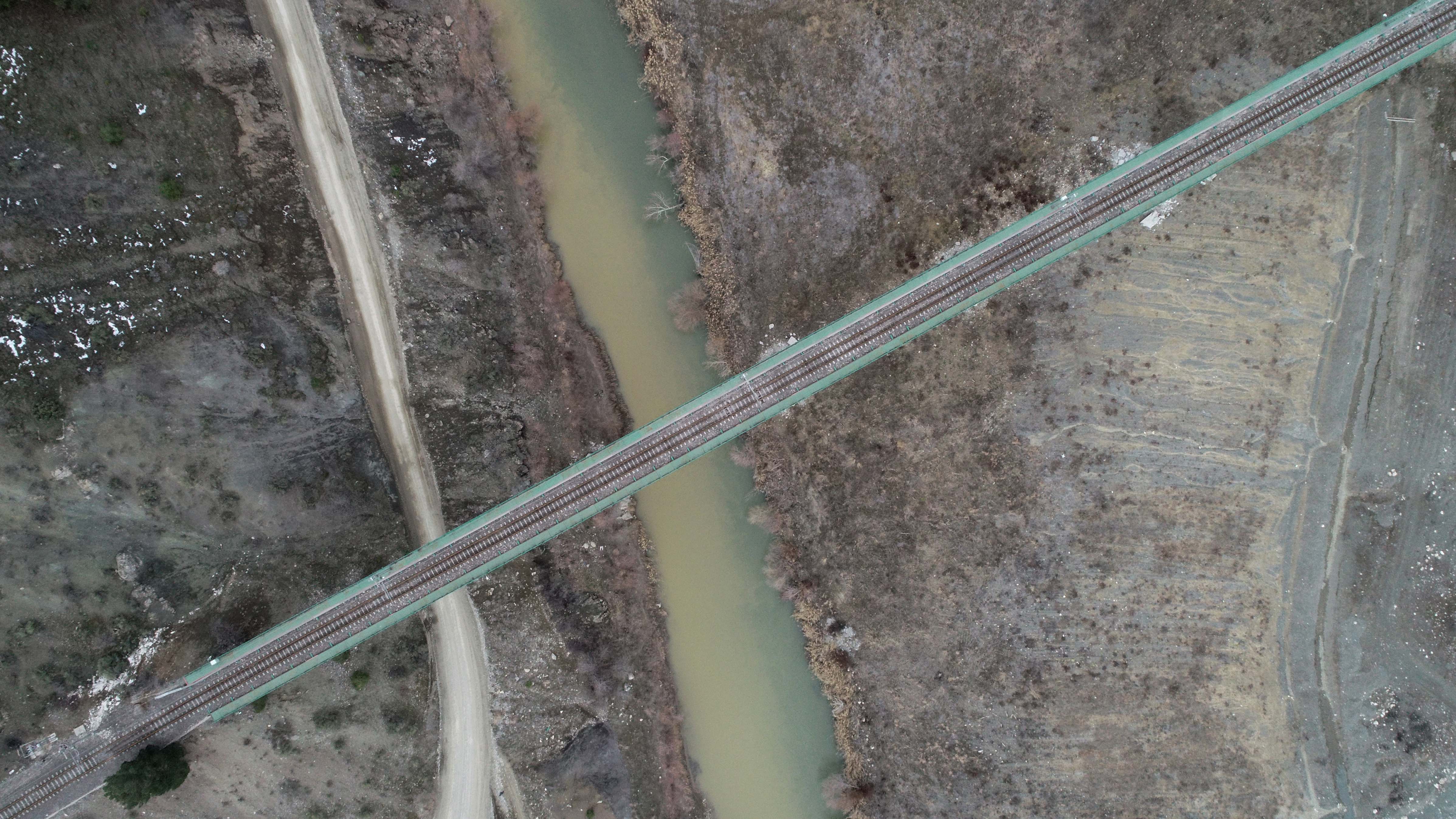 Adıyaman'daki 94 yıllık Alman Köprüsü ayakta kaldı 1