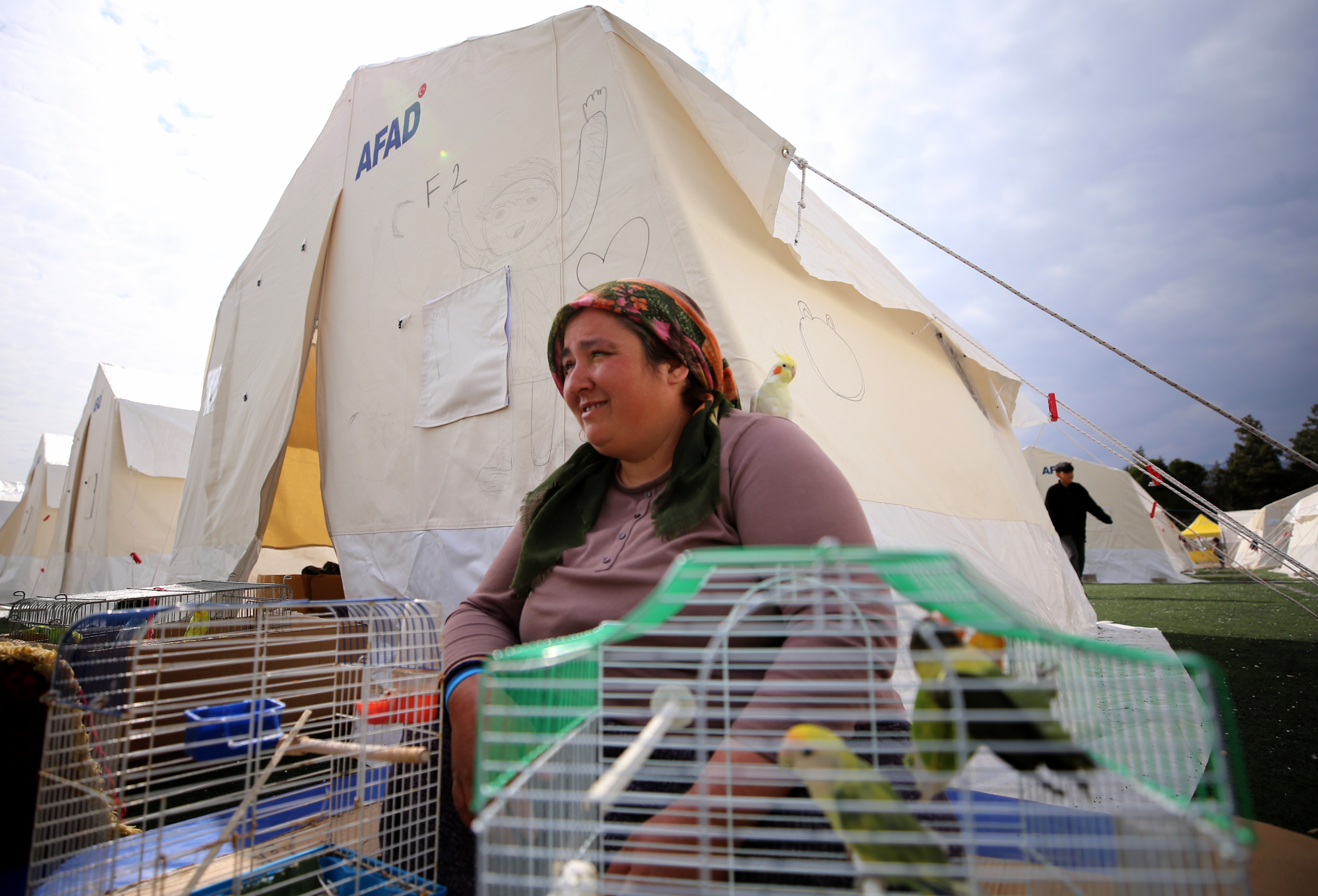 Depremden onların sayesinde kurtuldular, şimdi çadır kentte beraber yaşıyorlar 3