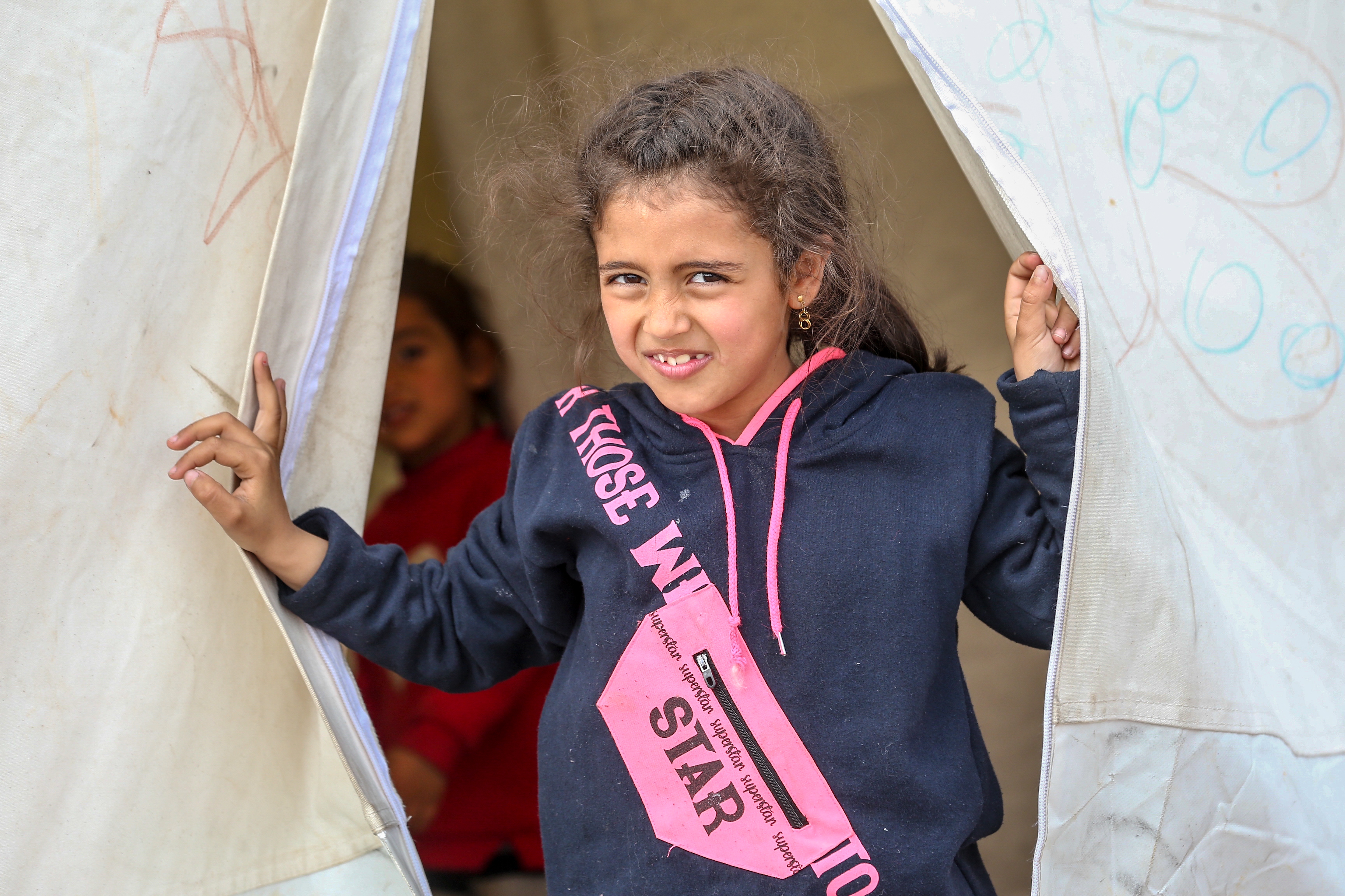 Her şeye rağmen yüzleri gülüyor… Çadır kentte çocuk olmak 11