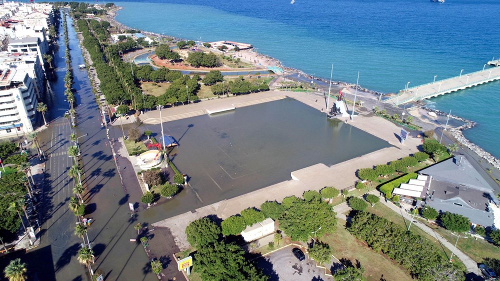 Deniz seviyesinin yükseldiği İskenderun'da binalar boşaltıldı 10