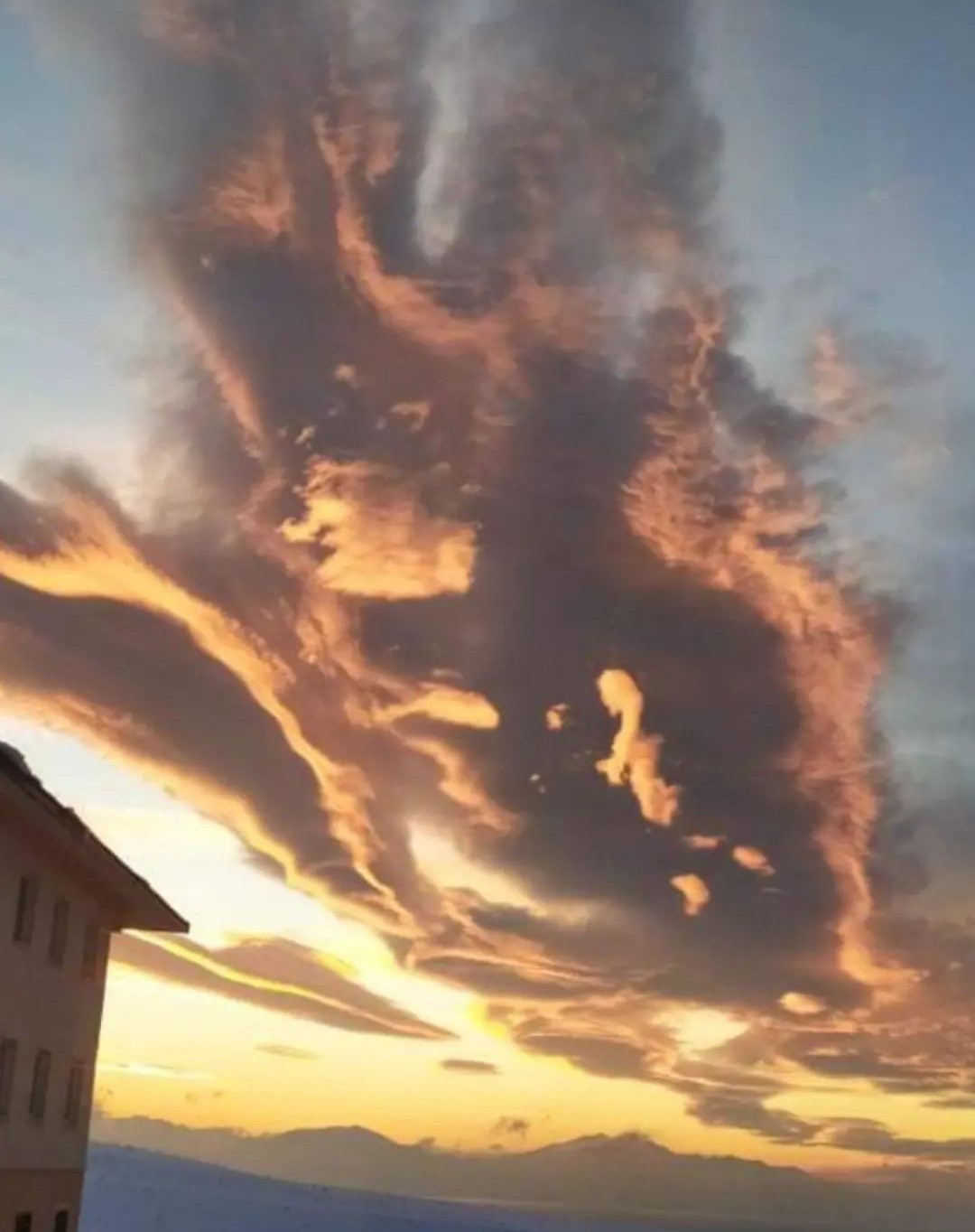 Depremin habercisi denildi... Van'da birçok ilçeden görüldü 1