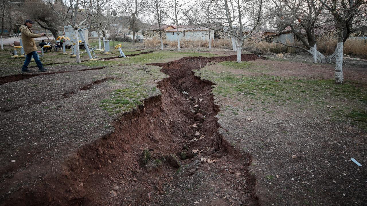Tabiat Parkı parça parça bölündü 10