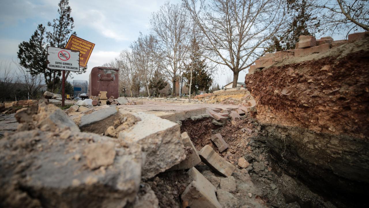 Tabiat Parkı parça parça bölündü 9