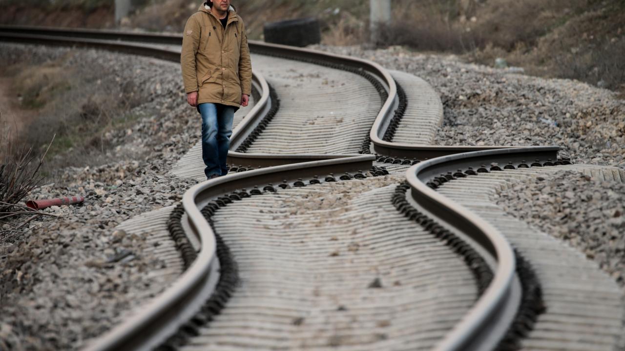 Depremler Adıyaman'daki demir yolunda bükülmeye neden oldu 11