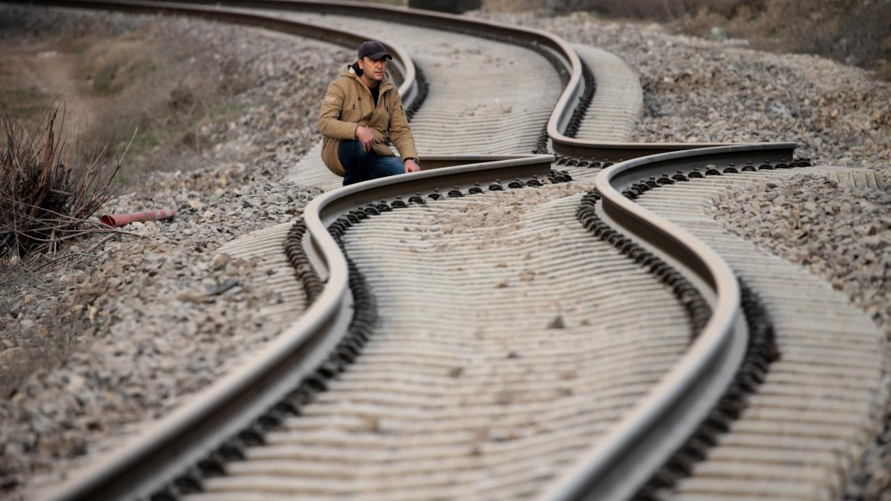 Depremler Adıyaman'daki demir yolunda bükülmeye neden oldu 3