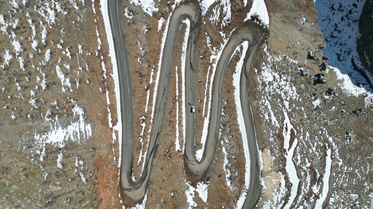 Şırnak'ta 2 bin 230 rakımlı Tanin Geçidi dronla görüntülendi 7