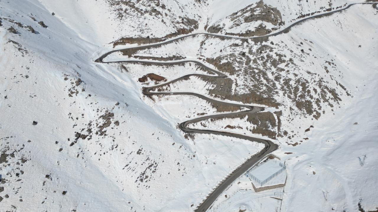 Şırnak'ta 2 bin 230 rakımlı Tanin Geçidi dronla görüntülendi 4