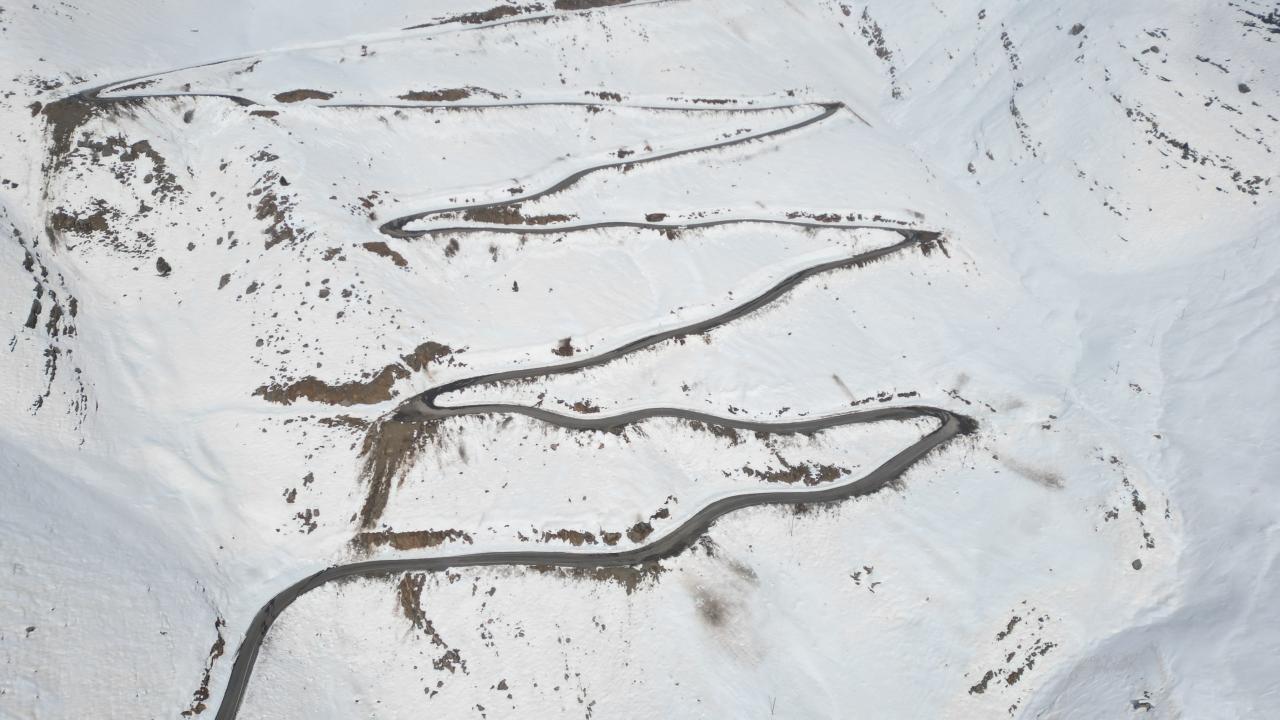 Şırnak'ta 2 bin 230 rakımlı Tanin Geçidi dronla görüntülendi 5