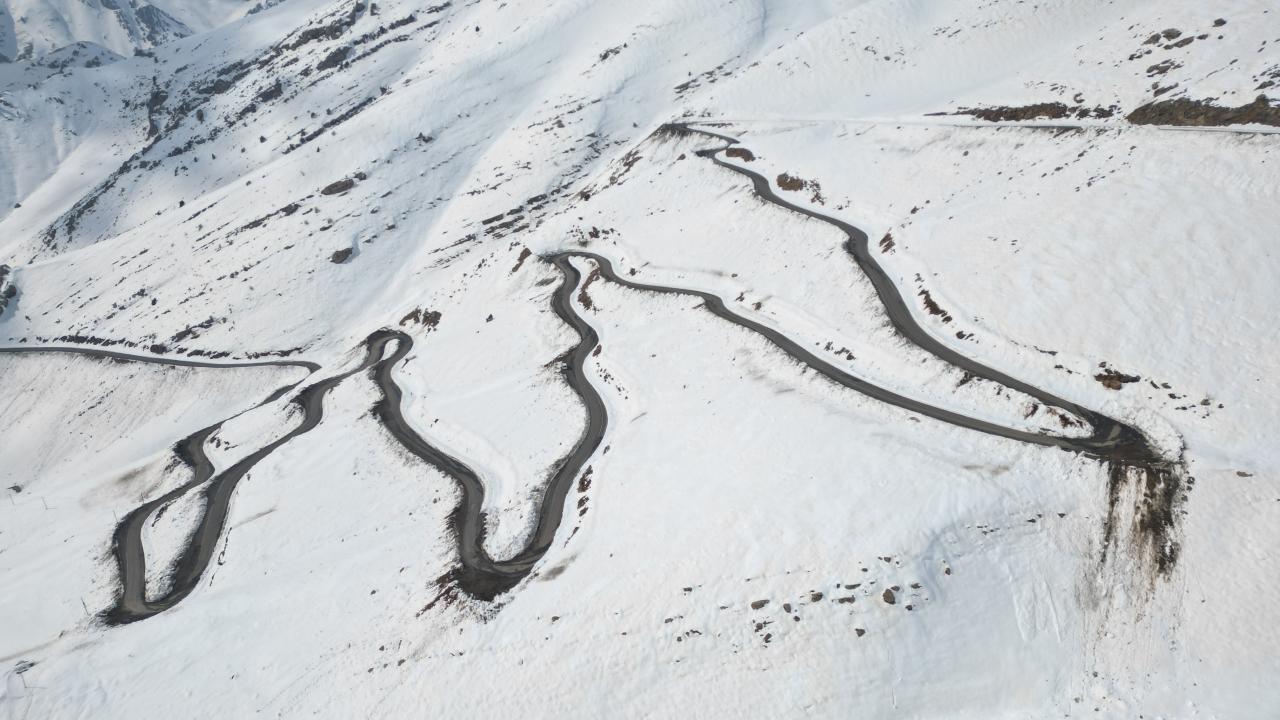 Şırnak'ta 2 bin 230 rakımlı Tanin Geçidi dronla görüntülendi 2