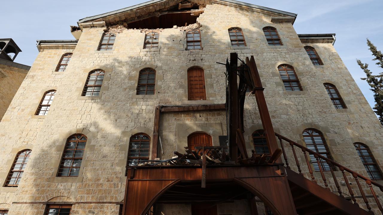 Yedi Güzel Adam Edebiyat Müzesi depremlerde zarar gördü 11