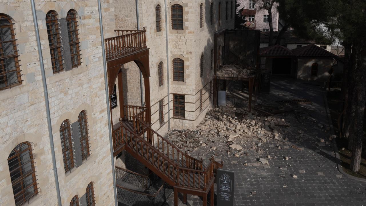 Yedi Güzel Adam Edebiyat Müzesi depremlerde zarar gördü 4