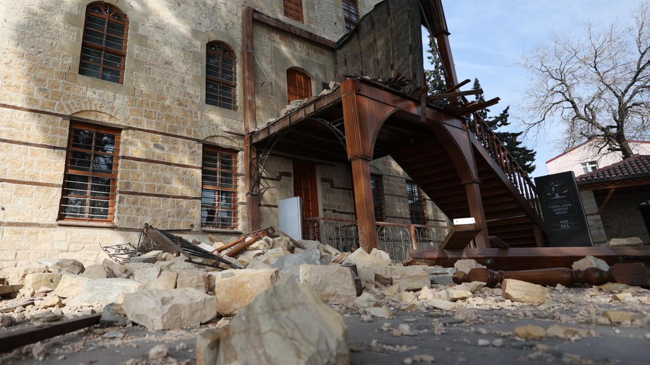 Yedi Güzel Adam Edebiyat Müzesi depremlerde zarar gördü 5