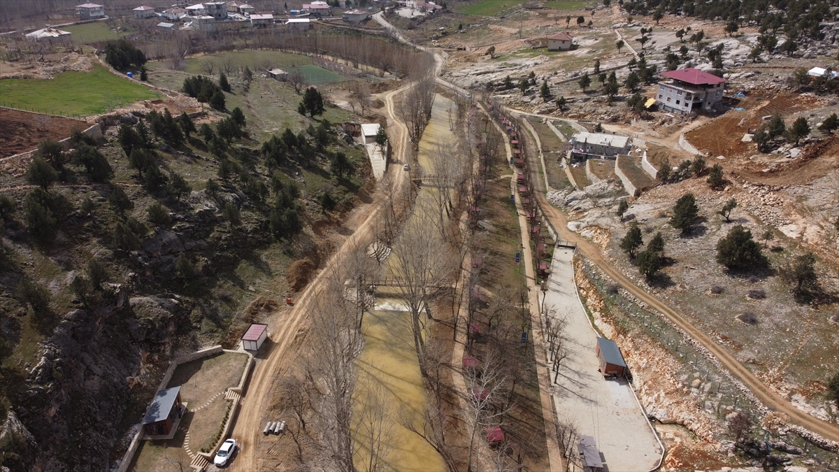 Yeşilgöz Gölü'nün rengi depremlerin ardından değişti 14