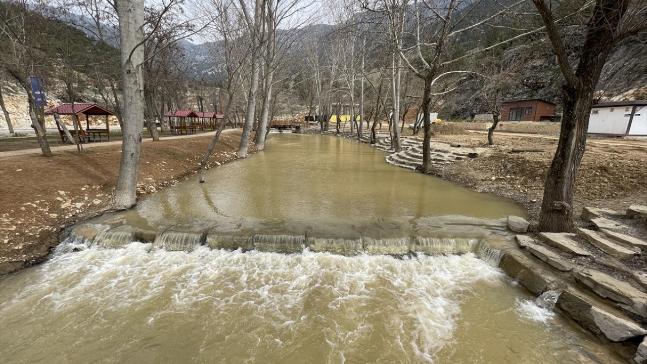 Yeşilgöz Gölü'nün rengi depremlerin ardından değişti 11