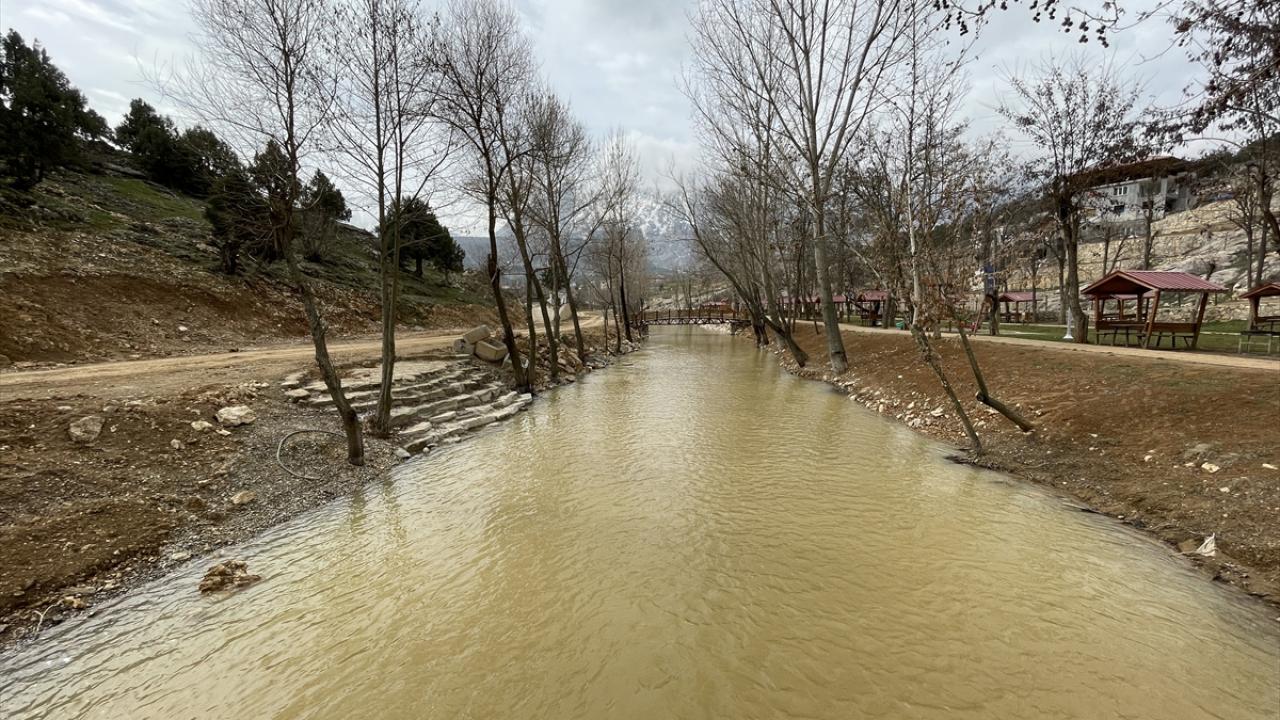 Yeşilgöz Gölü'nün rengi depremlerin ardından değişti 9