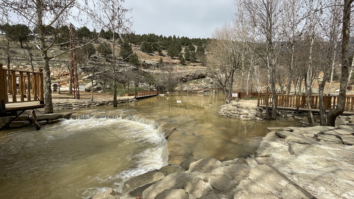 Yeşilgöz Gölü'nün rengi depremlerin ardından değişti 5