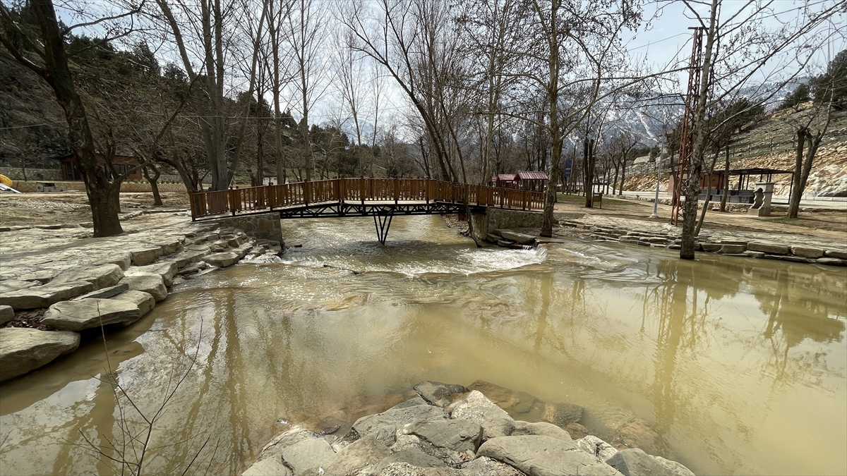 Yeşilgöz Gölü'nün rengi depremlerin ardından değişti 4